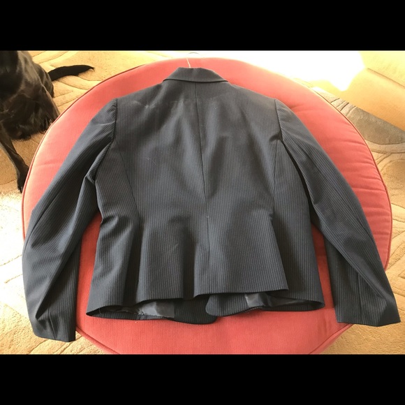 Women’s Navy Blue Pinstripe Skirtsuit. - Picture 2 of 4